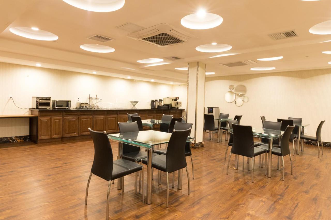 Mayfair Inn And Suites New York Eksteriør bilde